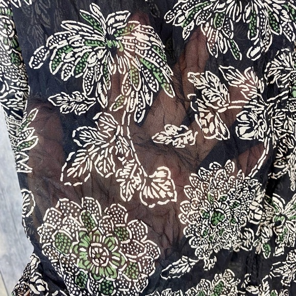 Veronica Beard Silk Ruffle Sleeve Floral Blouse in Black Green Multi Size Small. - Picture 9 of 12